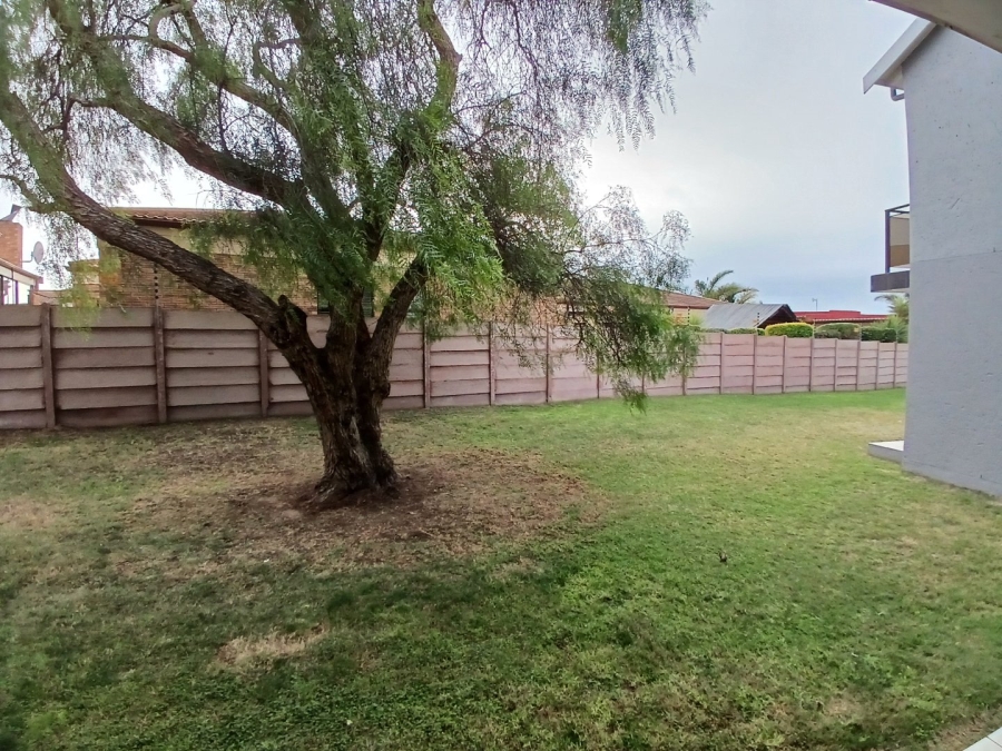 2 Bedroom Property for Sale in Hartenbos Central Western Cape